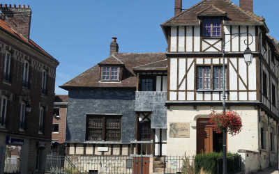 Que visiter à Noyon et ses alentours en une journée avec un chauffeur privé ?